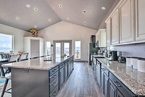 Spacious Home w/ Mtn Views: 2 Mi to Bear Lake!