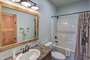 Lakefront Wisconsin Dells Home w/ Game Room