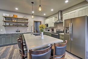 Lakefront Wisconsin Dells Home w/ Game Room