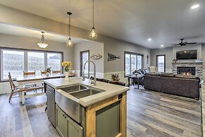 Lakefront Wisconsin Dells Home w/ Game Room