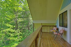 Charming & Secluded Riverside Cabin + 3 Decks