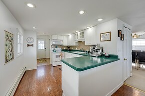 Lakefront Michigan Cottage - Deck, Grill & Kayaks!