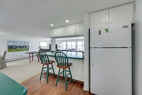 Lakefront Michigan Cottage - Deck, Grill & Kayaks!