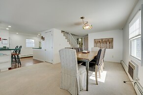 Lakefront Michigan Cottage - Deck, Grill & Kayaks!
