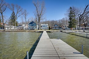 Lakefront Michigan Cottage - Deck, Grill & Kayaks!