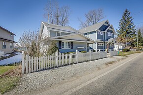 Lakefront Michigan Cottage - Deck, Grill & Kayaks!