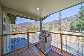 River Acres Retreat w/ Grill & River Access!