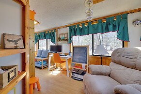 Walk to Beach: Pocono Lake Cabin w/ Pool Access!