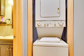 Walk to Beach: Pocono Lake Cabin w/ Pool Access!