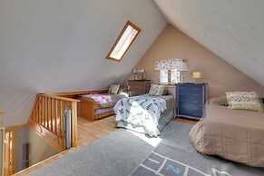 Walk to Beach: Pocono Lake Cabin w/ Pool Access!