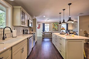 Cozy Retreat w/ Hot Tub & Fire Pit: Close to Main!