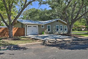 Cozy Retreat w/ Hot Tub & Fire Pit: Close to Main!