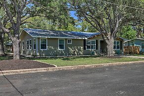 Cozy Retreat w/ Hot Tub & Fire Pit: Close to Main!