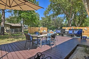 Cozy Retreat w/ Hot Tub & Fire Pit: Close to Main!