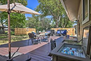 Cozy Retreat w/ Hot Tub & Fire Pit: Close to Main!