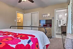Cozy Retreat w/ Hot Tub & Fire Pit: Close to Main!