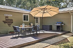 Cozy Retreat w/ Hot Tub & Fire Pit: Close to Main!
