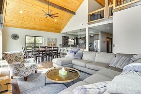 Lavish Retreat w/ Decks, Steps to Table Rock Lake!