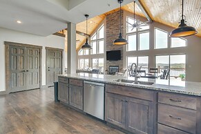 Lavish Retreat w/ Decks, Steps to Table Rock Lake!