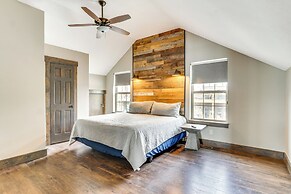 Lavish Retreat w/ Decks, Steps to Table Rock Lake!