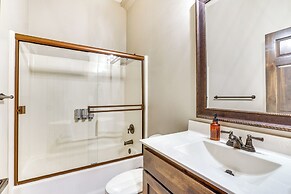 Lavish Retreat w/ Decks, Steps to Table Rock Lake!