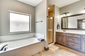 Lavish Retreat w/ Decks, Steps to Table Rock Lake!