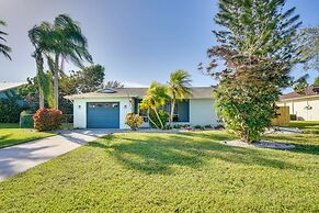 Bright Home w/ Outdoor Oasis, 7 Mi to Beaches