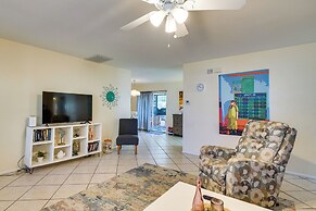 7 Mi to Beaches: Pet-friendly Cape Coral Home