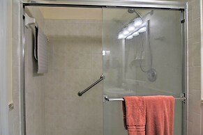 Large Balcony & Water Views: Indian Shores Condo!