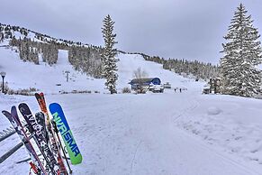 Solitude Mountain Slopeside Ski Condo w/ Hot Tub!