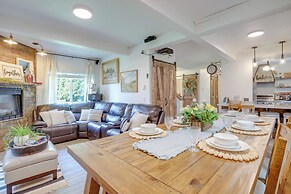 Farmhouse w/ Private Hot Tub < 1 Mile to Birch Bay