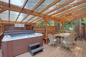 Farmhouse w/ Private Hot Tub < 1 Mile to Birch Bay