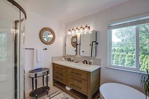 Farmhouse w/ Private Hot Tub < 1 Mile to Birch Bay