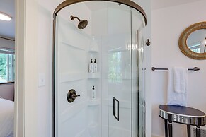 Farmhouse w/ Private Hot Tub < 1 Mile to Birch Bay