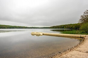 'sweetfern' Gouldsboro Cabin: Deck + Lake Access