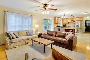 Lakefront Homer Abode w/ Patio & Backyard!