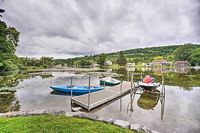 Lakefront Homer Abode w/ Patio & Backyard!