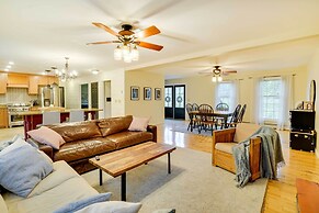 Lakefront Homer Abode w/ Patio & Backyard!