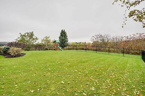 Lakefront Homer Abode w/ Patio & Backyard!