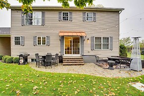 Lakefront Homer Abode w/ Patio & Backyard!