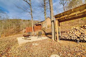 Cozy Waverly Cabin w/ Fireplace & Deck!