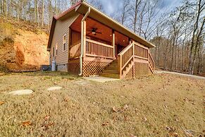 Cozy Waverly Cabin w/ Fireplace & Deck!