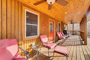 Cozy Waverly Cabin w/ Fireplace & Deck!