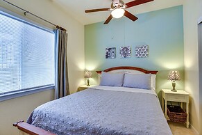 Padre Island Condo w/ Pool Access - Walk to Beach!