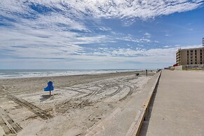 Padre Island Condo w/ Pool Access - Walk to Beach!