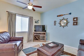 Padre Island Condo w/ Pool Access - Walk to Beach!