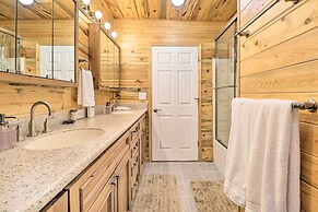 Stunning Montana Retreat: Hot Tub, On-site Hiking!