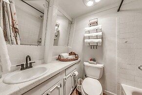 Cozy Ruidoso Cabin Rental w/ Private Hot Tub!