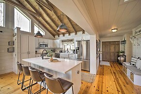 Deck + Fire Pits: Lake Toxaway Getaway!