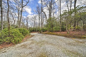 Deck + Fire Pits: Lake Toxaway Getaway!